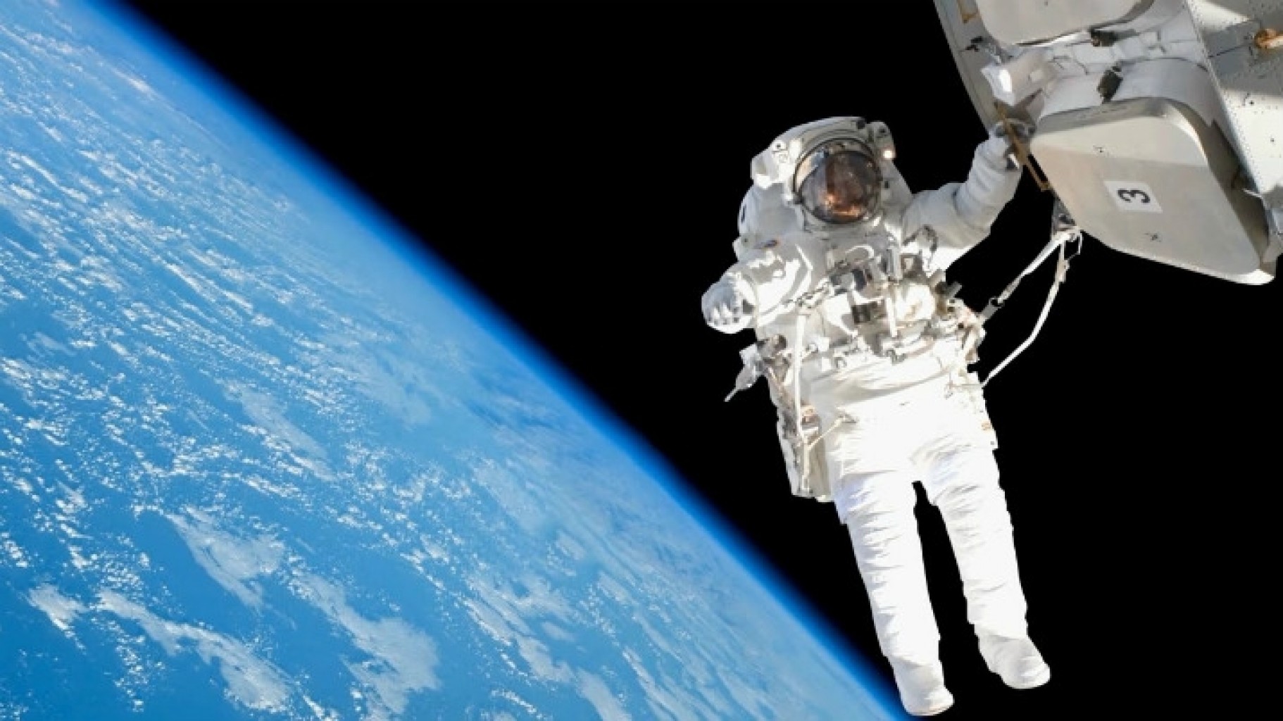 Trump quiere que la NASA salga de la estación espacial para el 2025