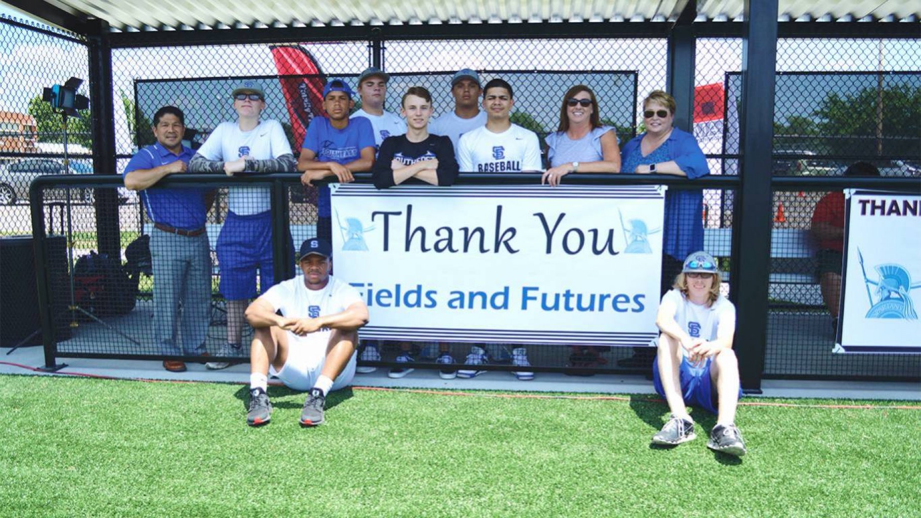 ESCUELA PREPARATORIA SOUTHEAST INAUGURA NUEVOS CAMPOS DE BÉISBOL Y SOFTBOL