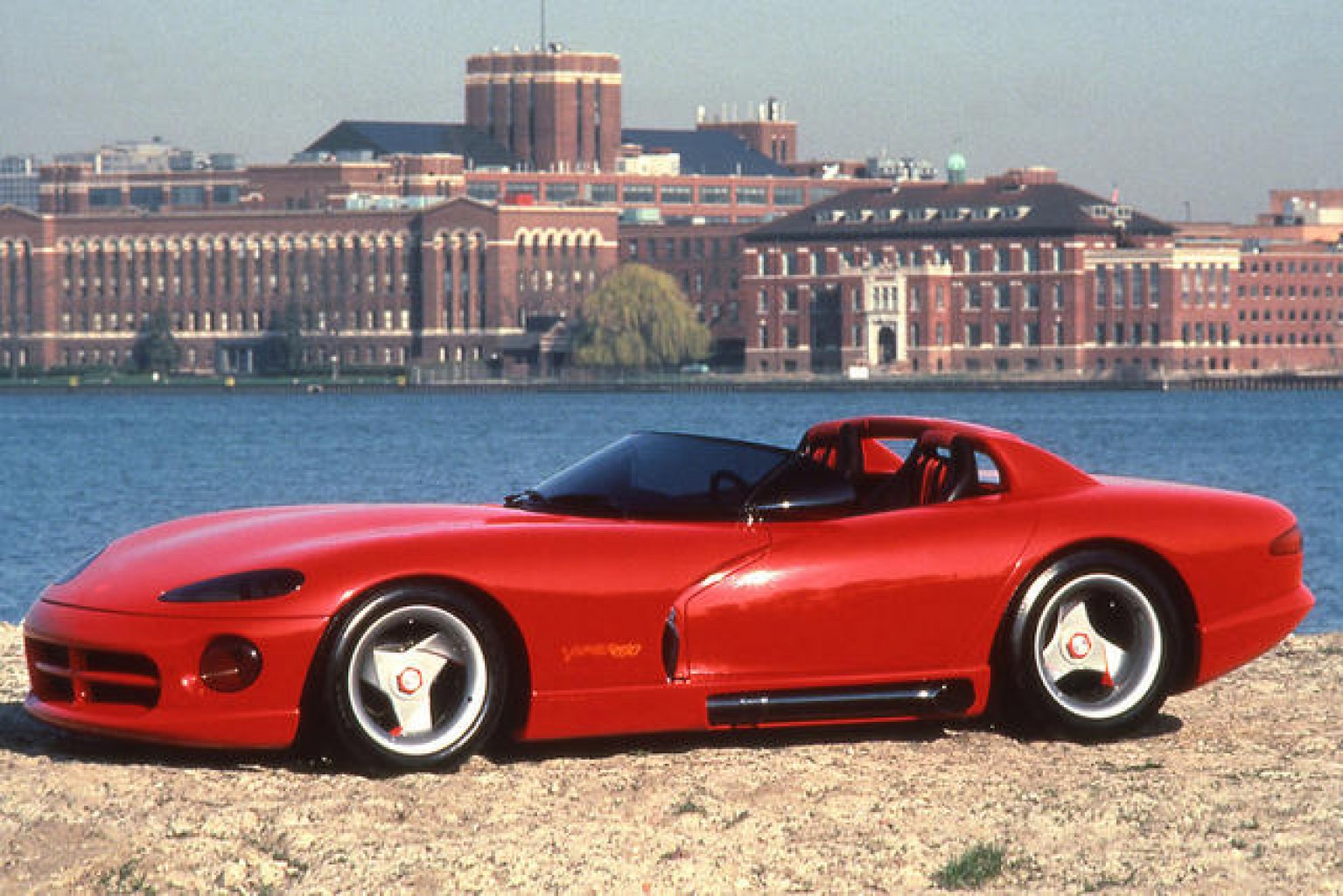 El Dodge Viper pudiera salir del closet y regresar en el 2020