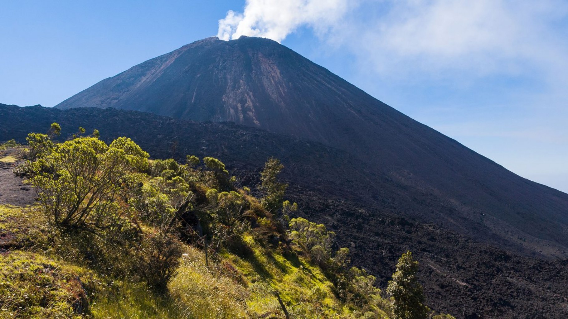 Vivir con un monstruo: turismo en un volcán de Guatemala
