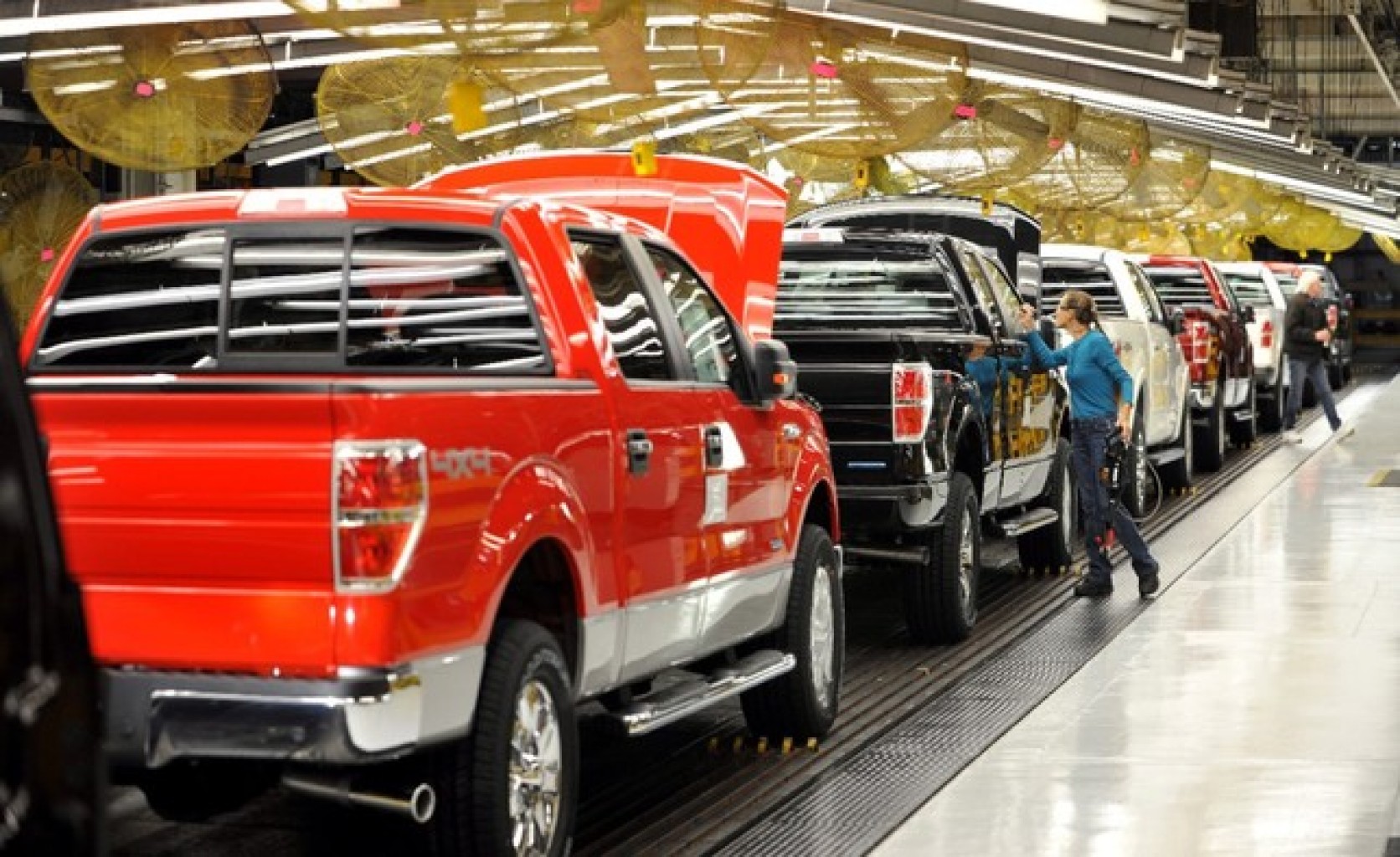 Un Proyecto de Ley haría que los Compradores de Autos fabricados en USA tengan un Crédito de 3500 dólares