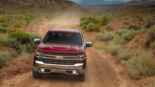 Cuales vehículos ofrecen los mejores descuentos  en las ofertas de fin de año?