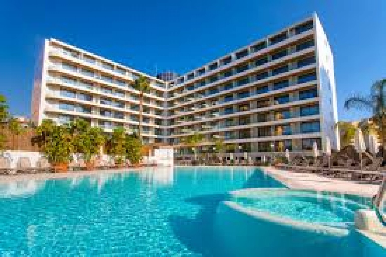 Hoteles estadounidenses en la lucha por alojar migrantes detenidos