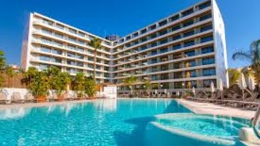 Hoteles estadounidenses en la lucha por alojar migrantes detenidos