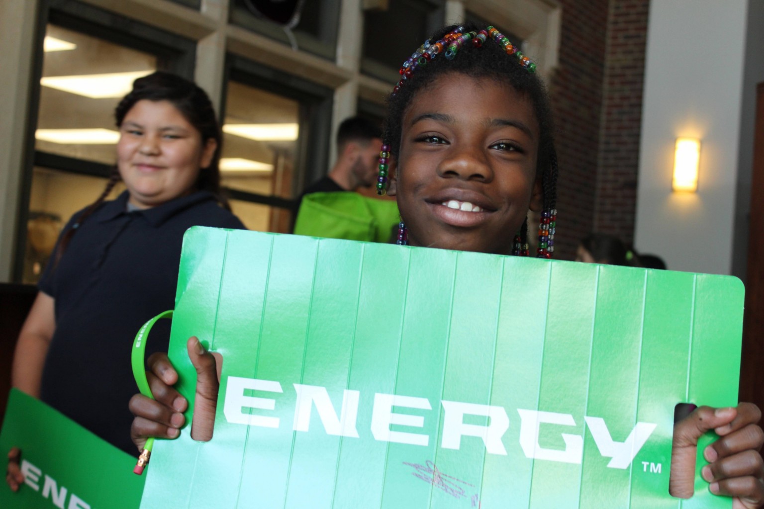 Jugadores de Energy FC Motivan a los jóvenes a Soñar en Grande