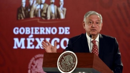 Presidente mexicano defiende retirada por violencia del narco
