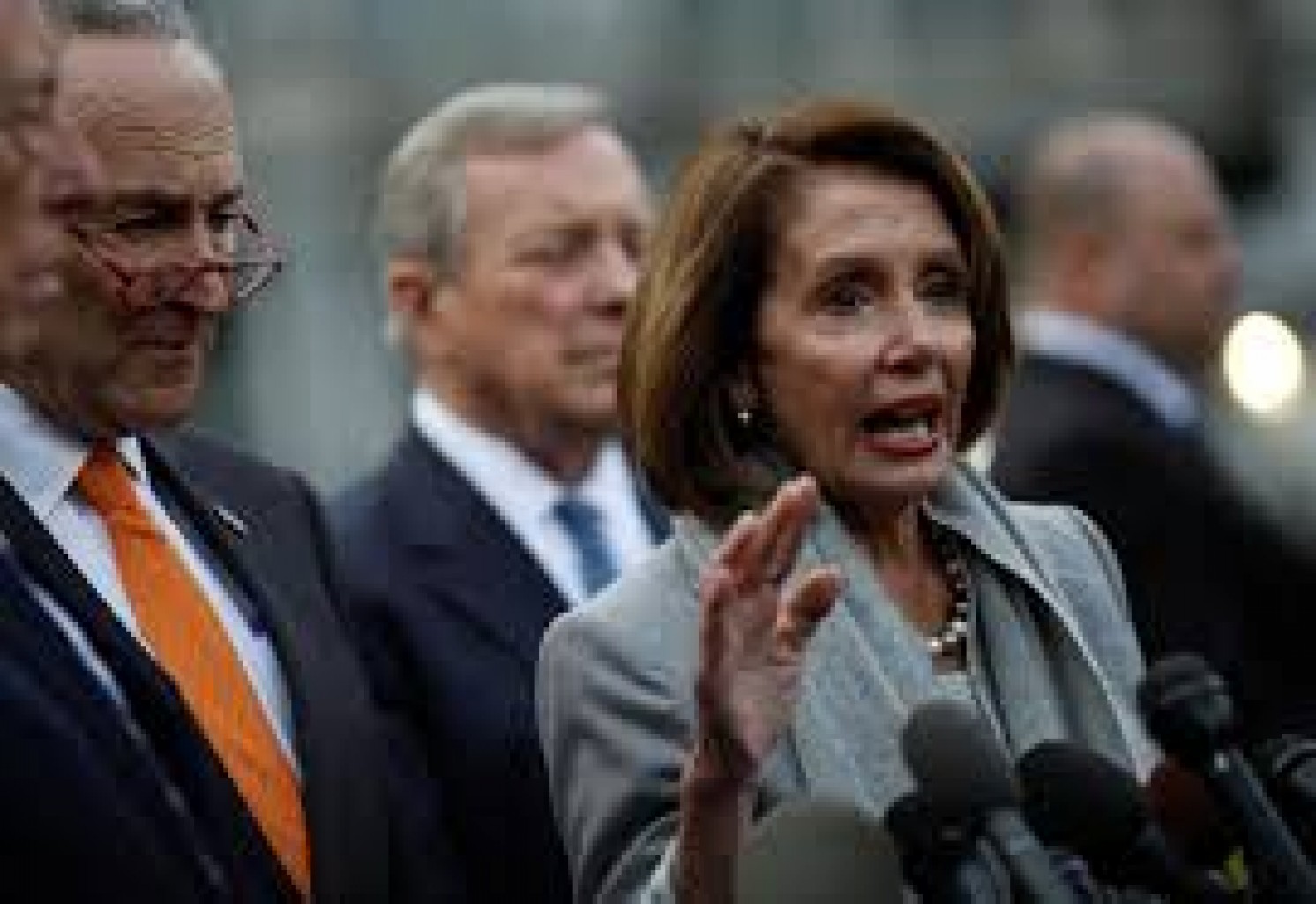 Los demócratas revelan cargos de juicio político contra Trump