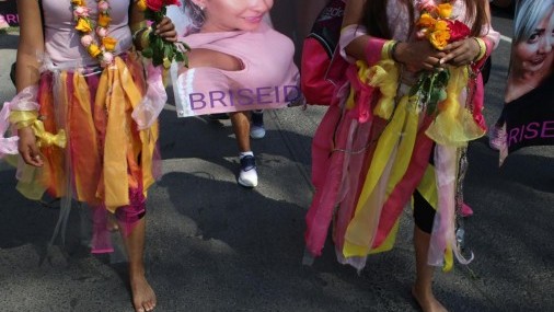 Mexicanas marchan contra la violencia a las mujeres