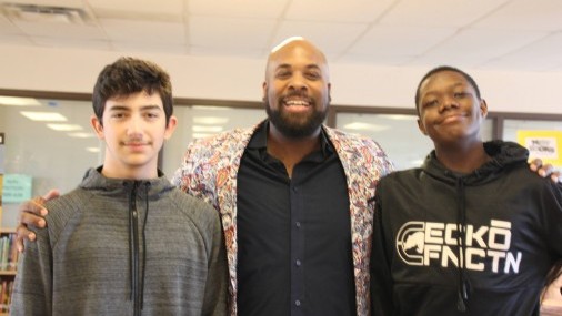 ESTUDIANTES RECONOCIDOS POR SU EXCELENTE LOGRO ACADÉMICO