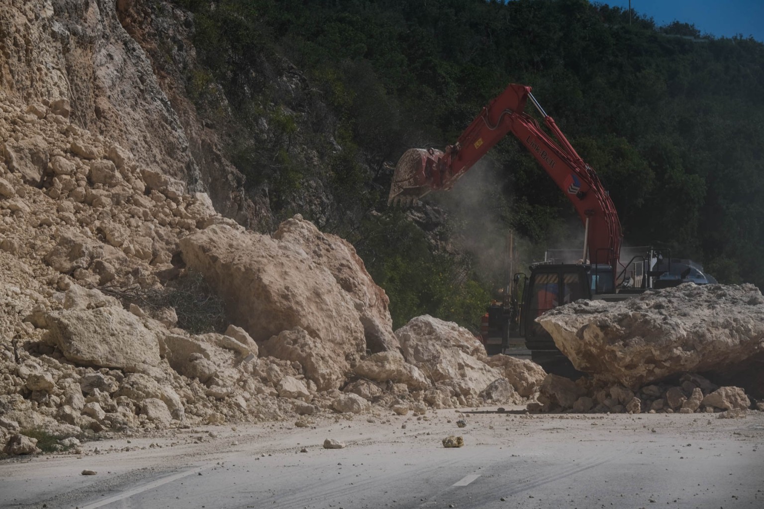 Gobernador de Puerto Rico anunció que casi 300,000 hogares y negocios están sin servicio de agua