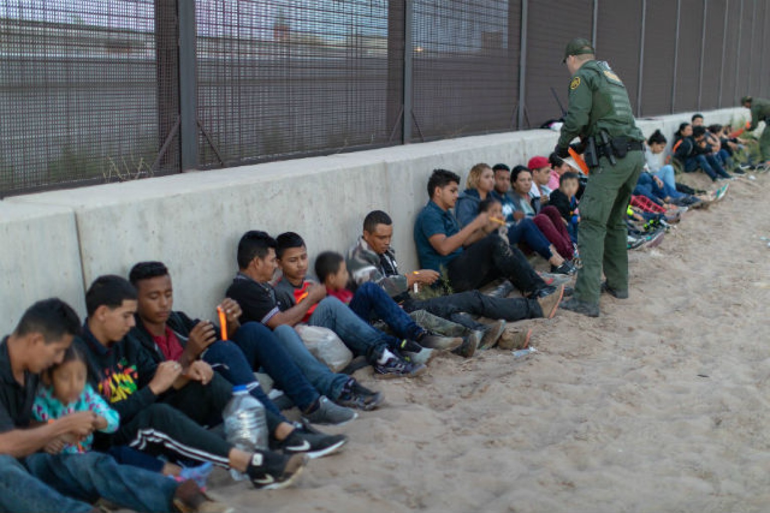 Juez se niega a cuestionar separaciones familiares en la frontera
