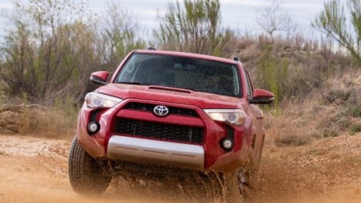 Toyota debe retirar del mercado 695,541 vehículos nuevos