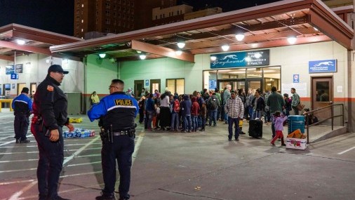 Greyhound no están obligados a permitir Patrulla Fronteriza suban a autobuses