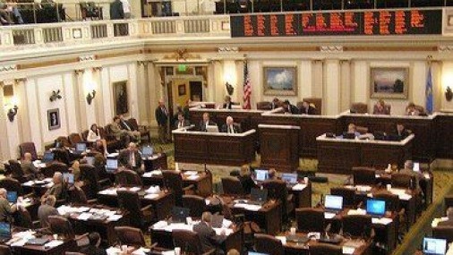 Comunidad inmigrante una vez  más atacada (HB3195)