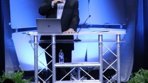 Miles de Educadores asisten a cumbre Puentes a la Esperanza