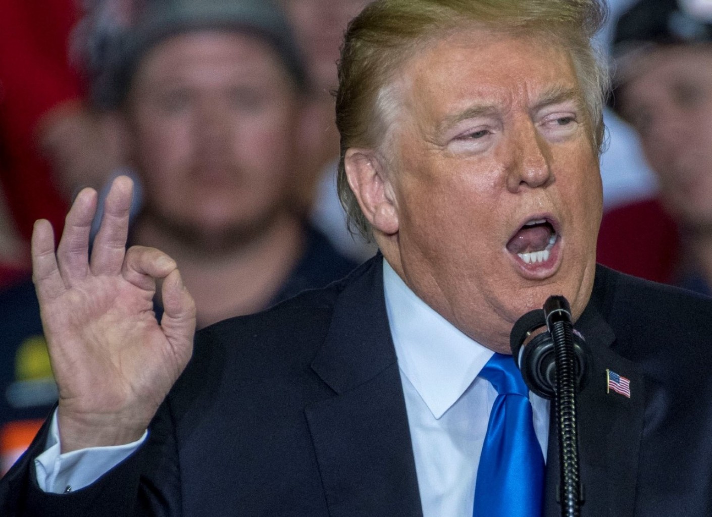 Trump propone multimillonario estímulo fiscal con cheques para ciudadanos