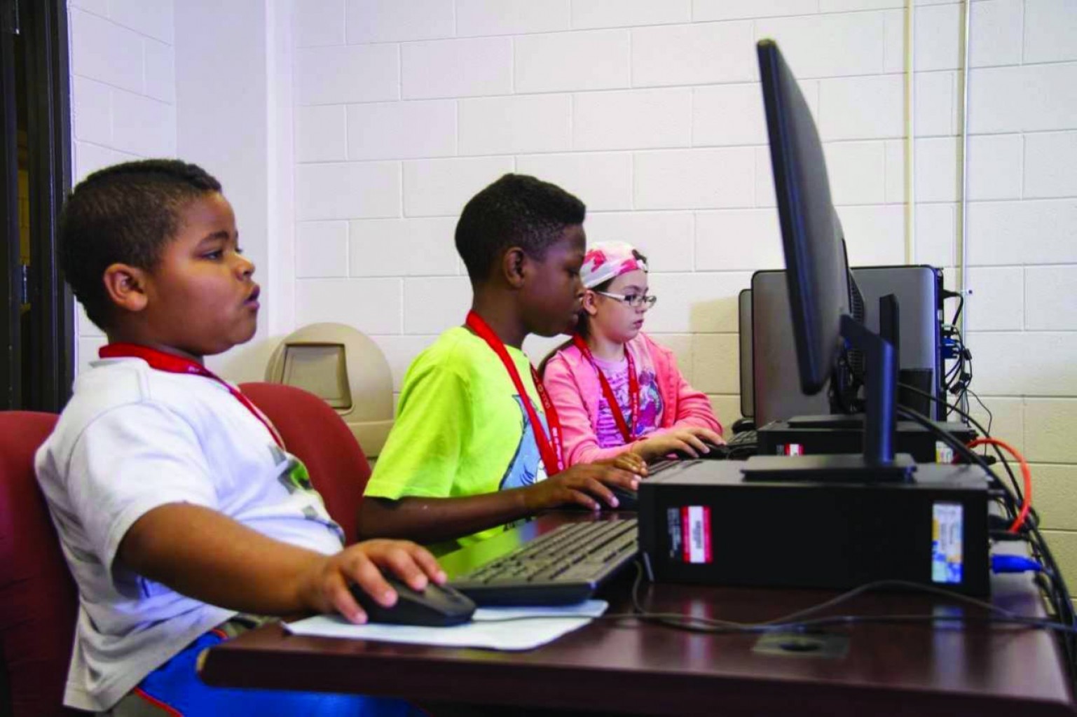 OCCC CANCELA CAMPAMENTO DE  VERANO "Collage for Kids”
