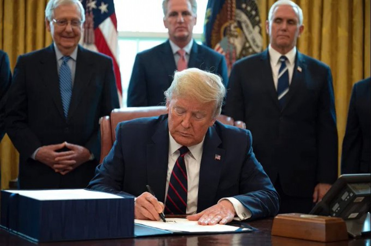 Excluidos del estímulo económico por COVID-19 demandan al Gobierno