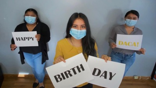 JÓVENES INMIGRANTES CELEBRARON ANIVERSARIO DEL PROGRAMA DACA 