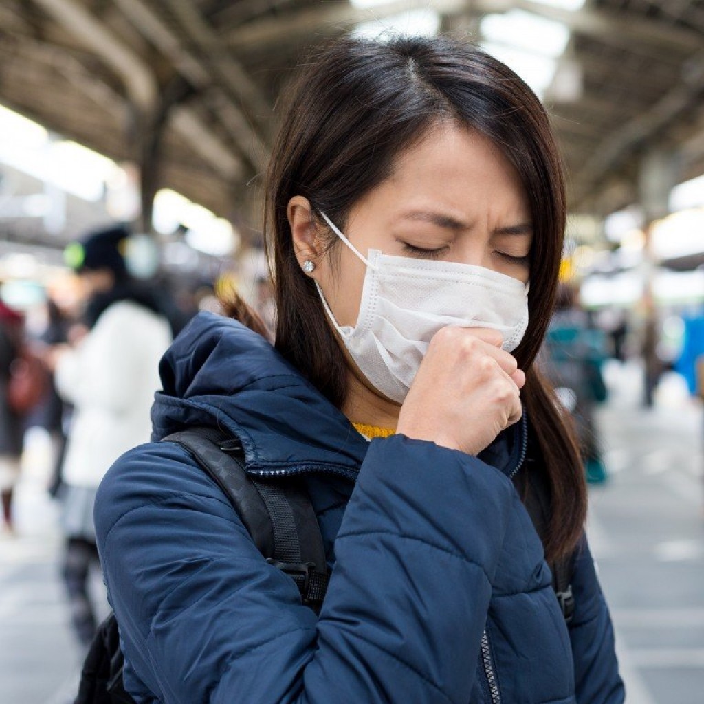 Instan a gobernador Stitt ordenar el uso de máscaras en espacios públicos