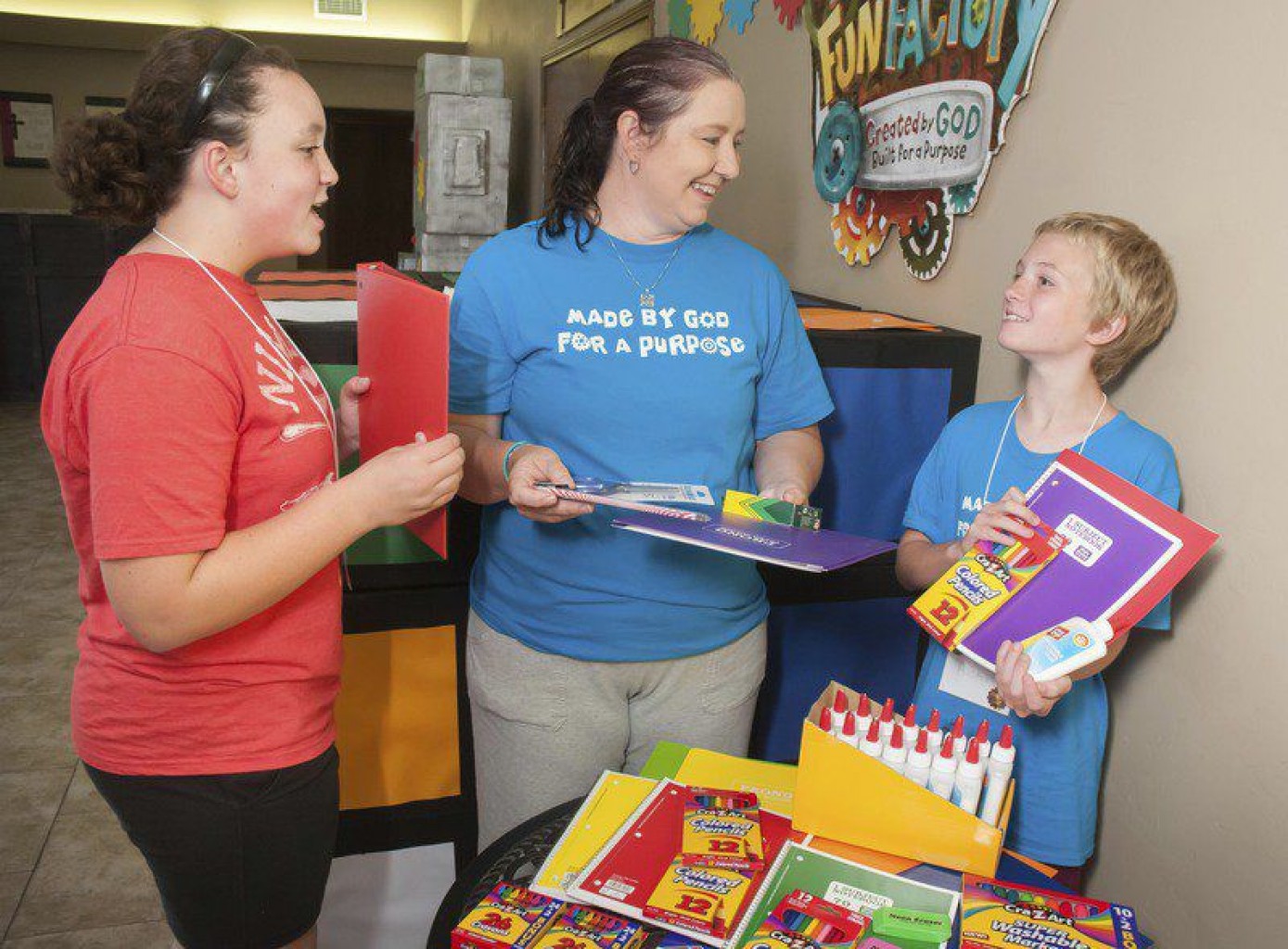 CAMPAÑA KIT-A-KID Ayude a los estudiantes a aprender este año donando fondos para útiles escolares