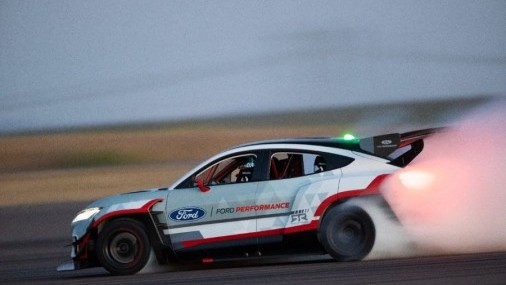 Un cohete en la carretera, el Mustang Mach-E con 1,400 caballos de fuerza