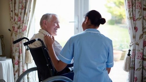 Hogares de Ancianos Advierten Repunte de casos COVID