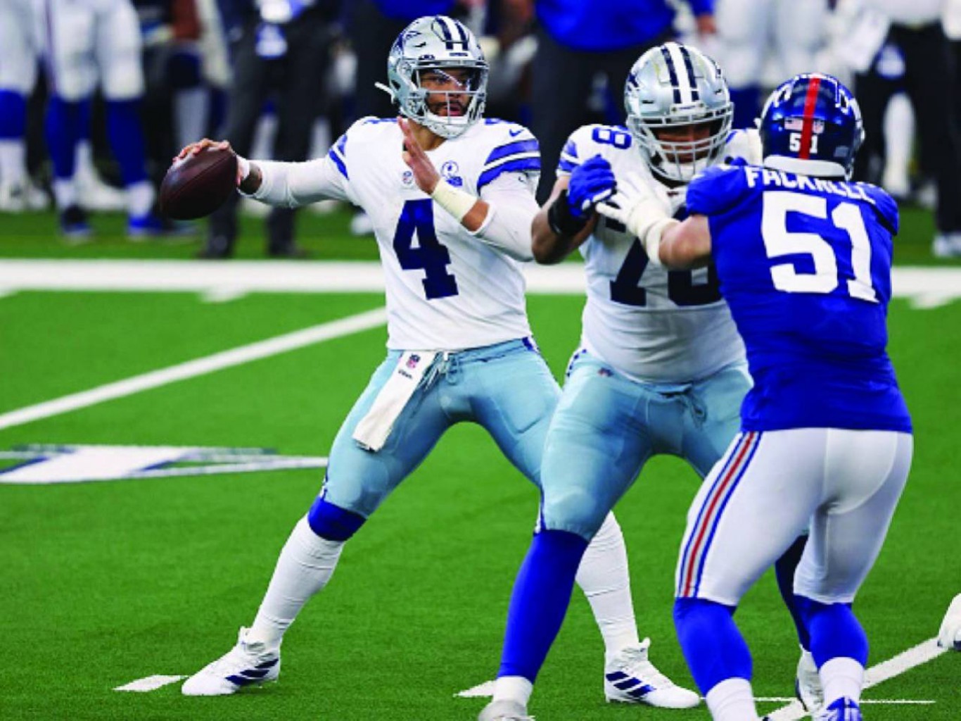 Prescott sale con éxito después de recibir  Cirugía por Fractura de tobillo 