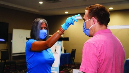 Blue Cross and Blue Shield of Oklahoma ofrece Asistencia para Solicitar Cobertura durante COVID 19 