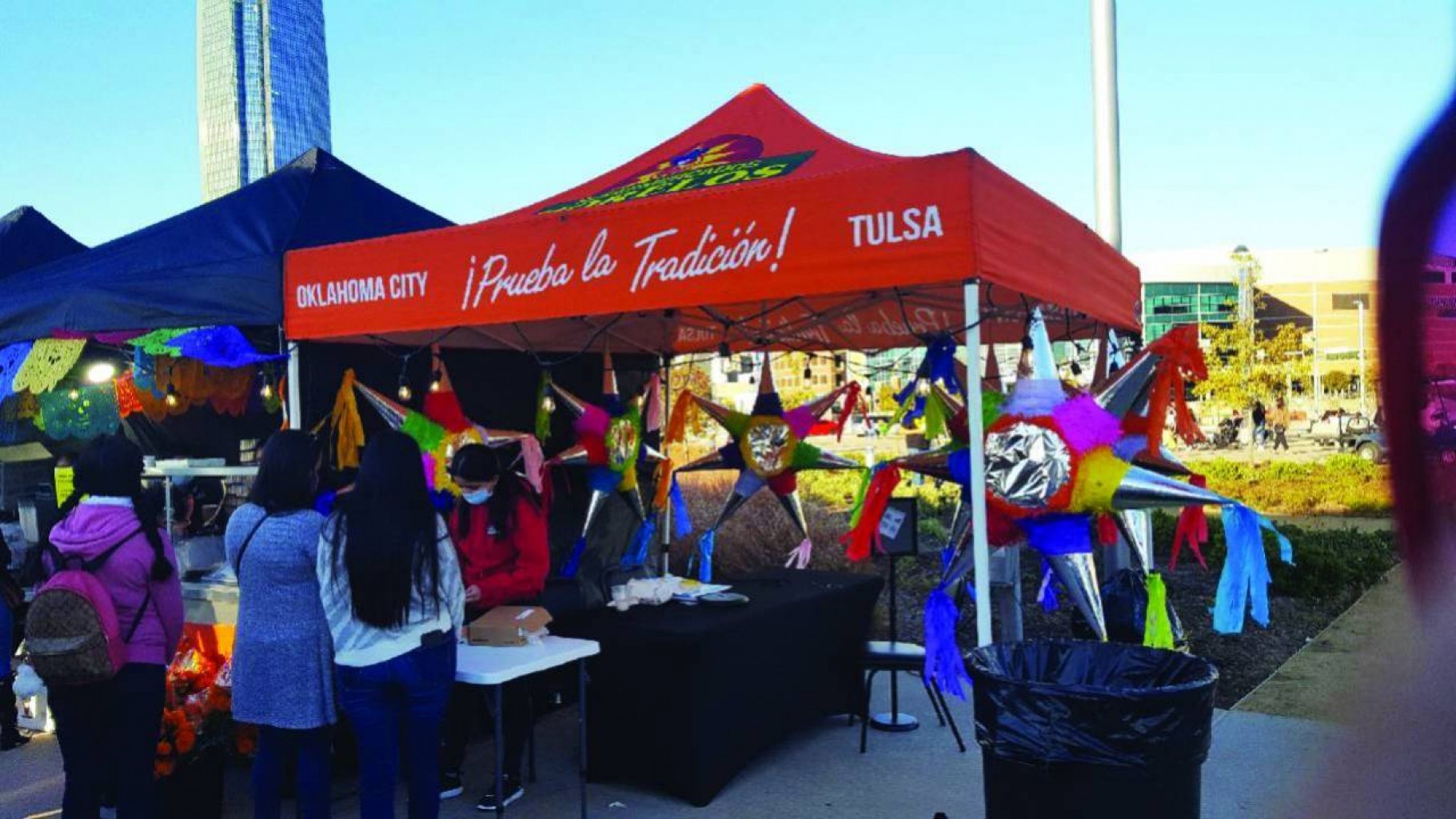 Parque Scissortail celebró el Día de Los Muertos Presentado por Supermercados Morelos