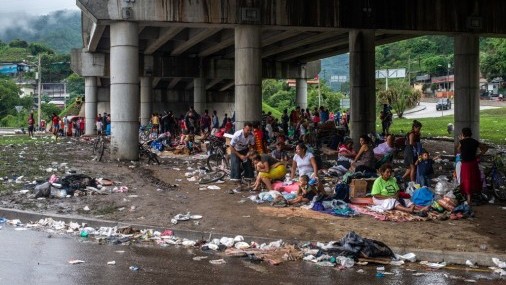 CENTROAMÉRICA SUFRIENDO:  Cientos de miles viven en albergues tras huracanes en Honduras