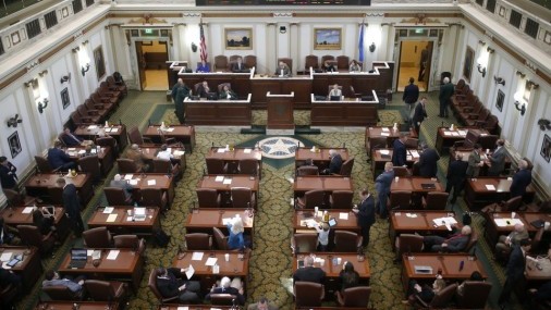 Presentan Propuesta que modificaría el requisito para ser Notario