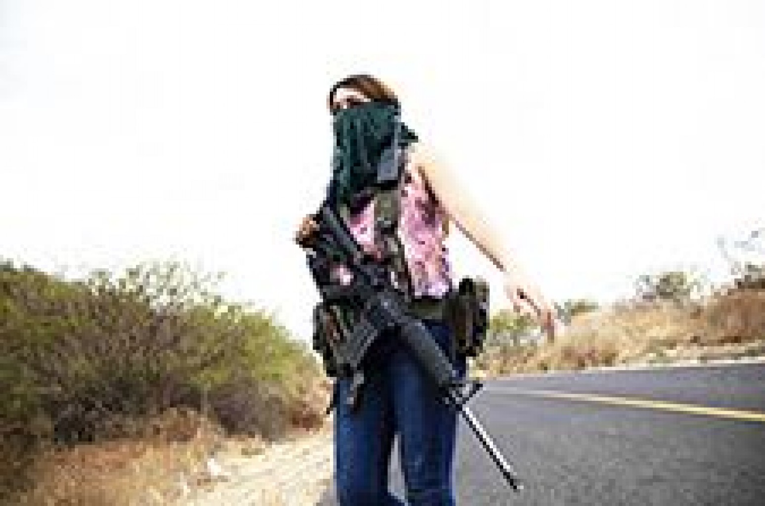 En México, las mujeres toman las armas para defenderse