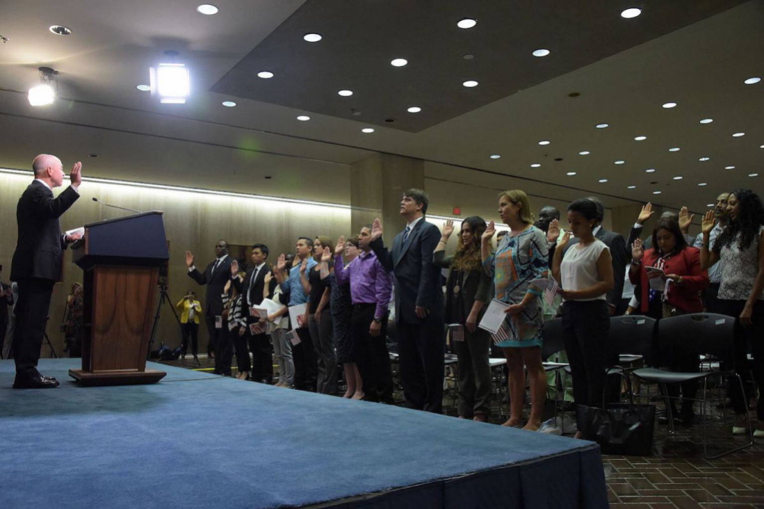 El Servicio de Inmigración Vuelve a la Versión del 2008: Para Examen de Naturalización