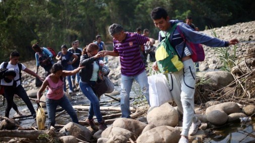 Congreso evalúa proyectos migratorios mientras miles de indocumentados llegan a la frontera sur