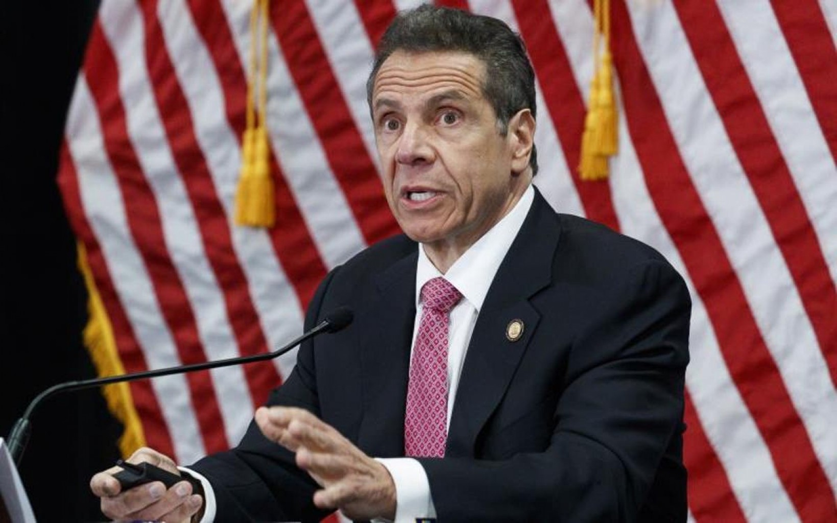 Gobernador de Nueva York en medio de  tormenta por nuevas acusaciones de acoso