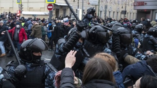 Crece la indignación por la muerte bajo custodia policial en México