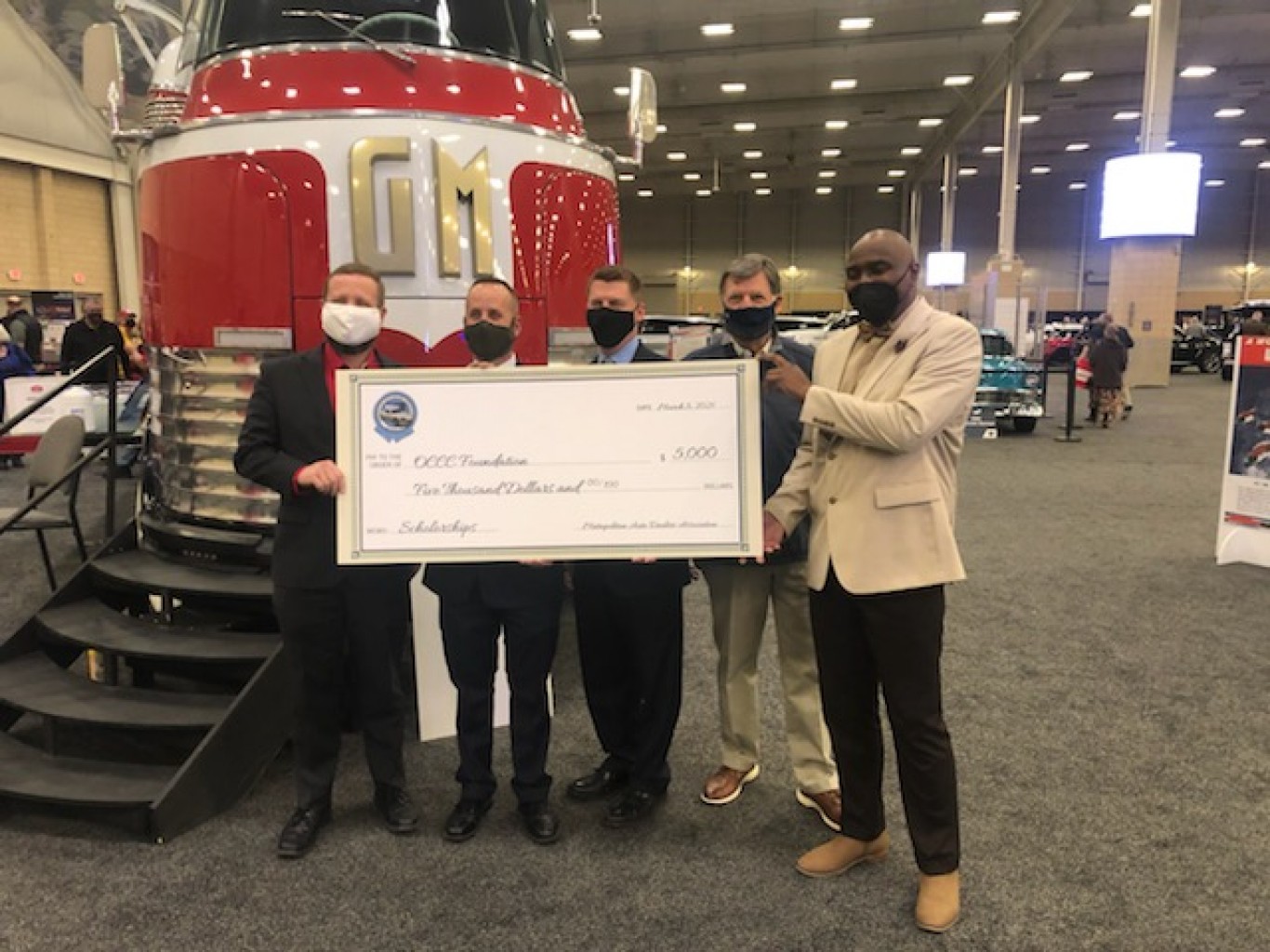 CONCESIONARIOS DE AUTOMÓVILES APOYA A ESTUDIANTES DE OCCC