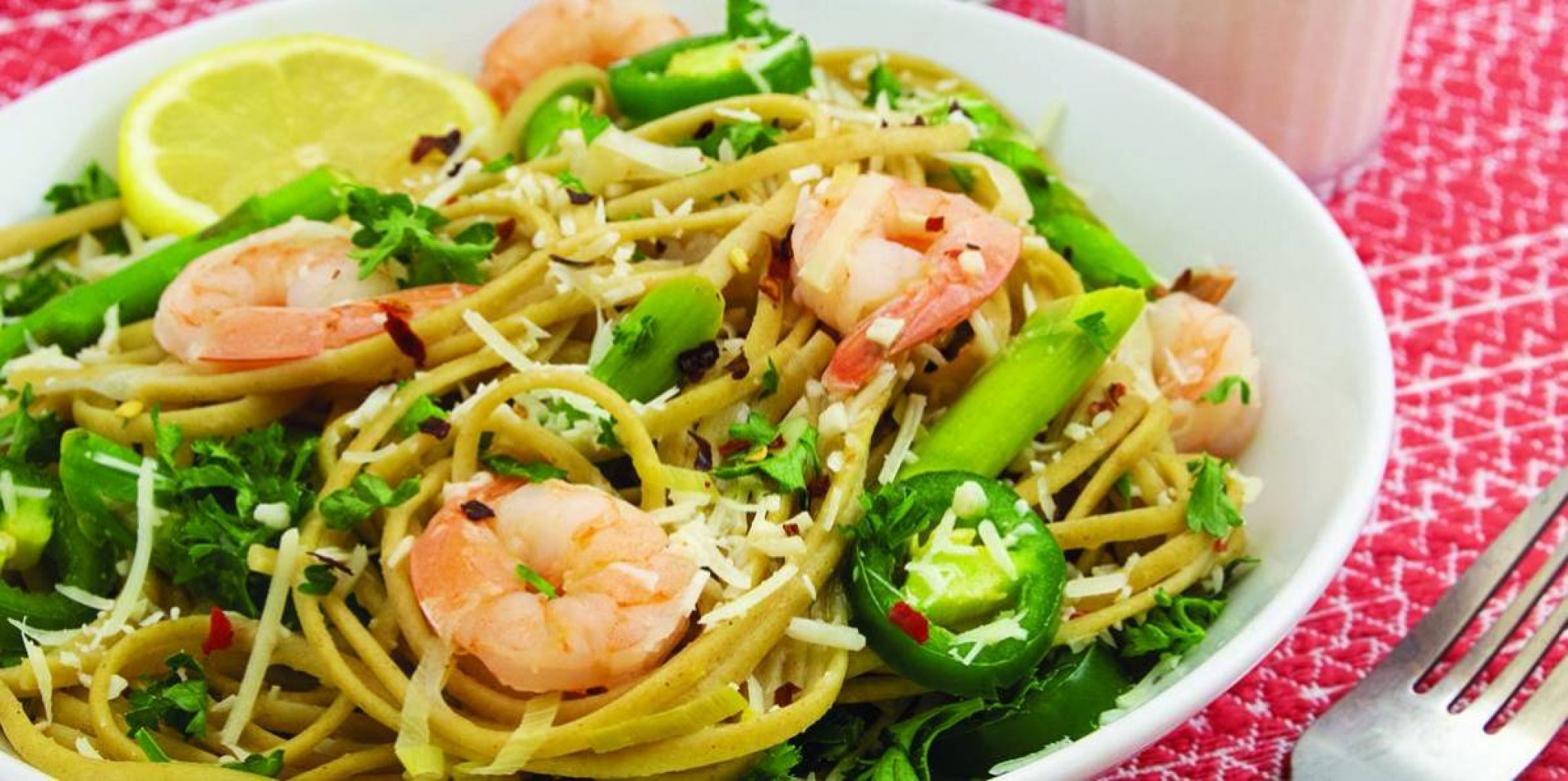Receta de la Semana: Linguini con Camarones Picantes y Espárragos