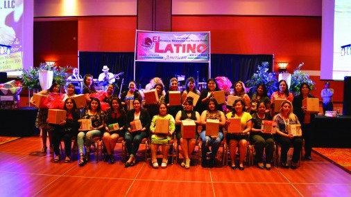 Una mama feliz es un hogar feliz Celebracion a Mamá en Oklahoma