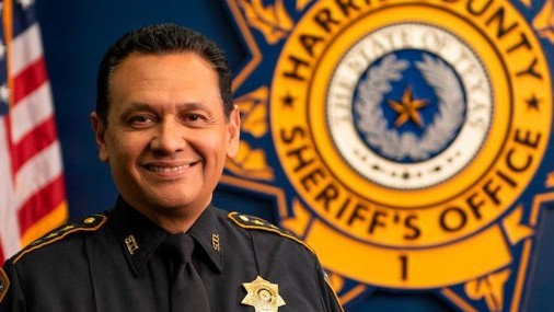 Biden nomina a Ed González como responsible de deportaciones
