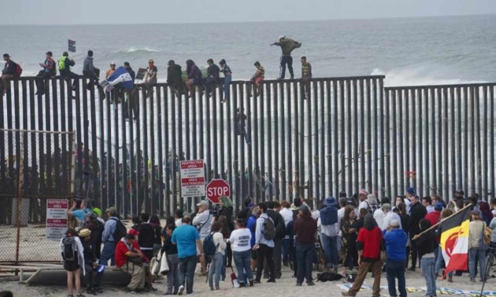 Urgen a president Biden Cumplir Promesa de Admitir Más Refugiados