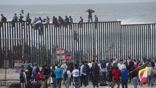 Urgen a president Biden Cumplir Promesa de Admitir Más Refugiados