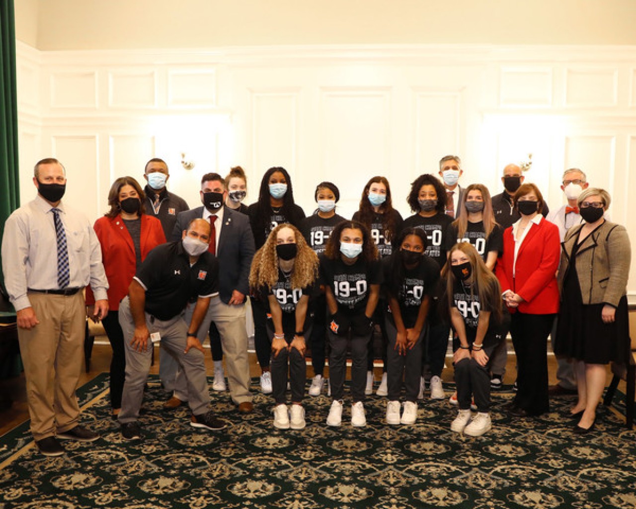 Reconocen al campeón estatal Norman High Lady Tigers 