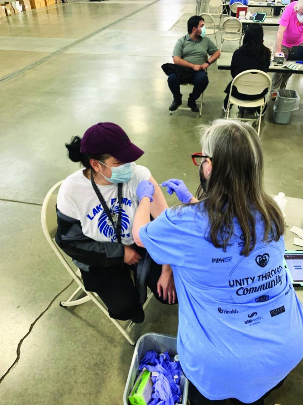 Algunos no están dispuestos a renunciar las máscaras a pesar de la nueva guía del CDC