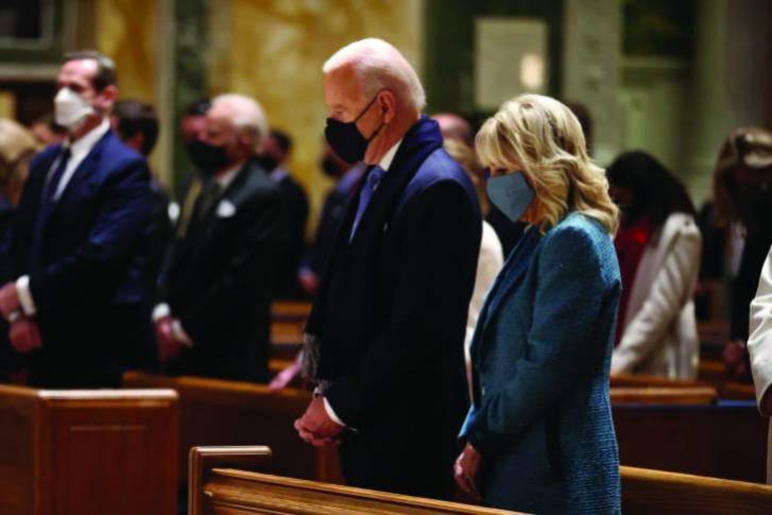 Obispos católicos de EE.UU. pueden presionar a Biden para que deje de tomar la Comunión