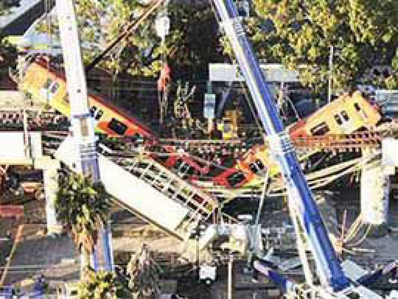 Colapso de paso elevado del metro de Ciudad de México deja al menos 23 muertos