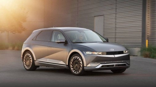 Hyundai nombre jefa de relaciones públicas a una ex militar