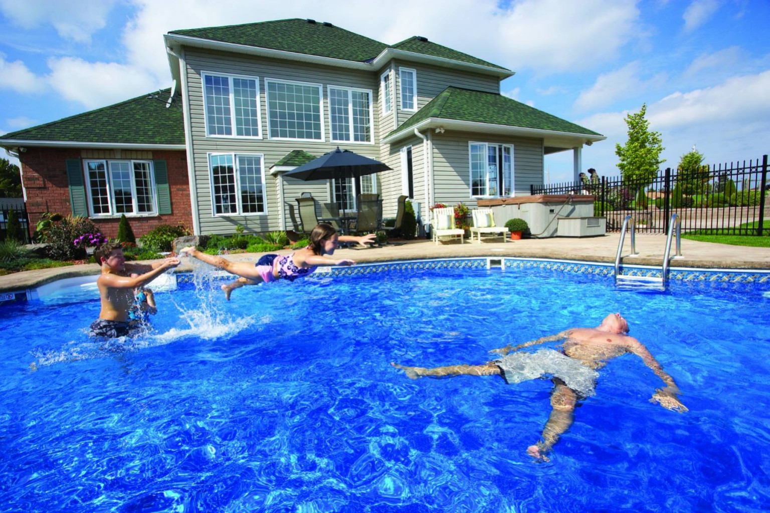 Consejos económicos para celebrar el verano en casa