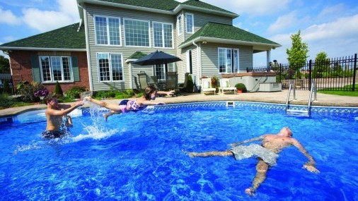 Consejos económicos para celebrar el verano en casa